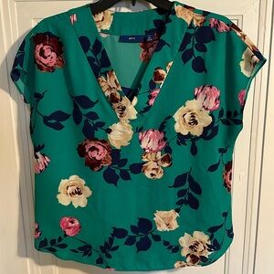 Apt 9 top NWOT